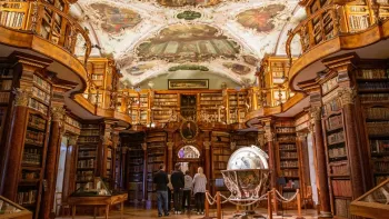 Altstadtführung St.Gallen mit Kathedrale & Stiftsbibliothek Altstadtführung St.Gallen mit Kathedrale & Stiftsbibliothek