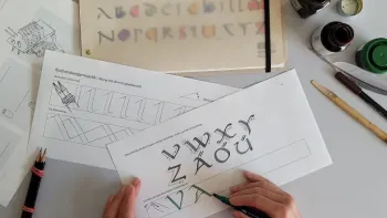 Kinderangebot: Schreiben mit Rohrfeder und Tinte