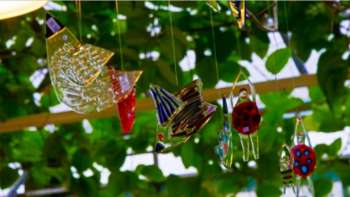 Ausstellung individueller handgefertigter Glasobjekte (Fusin