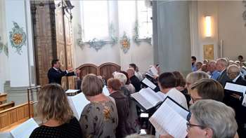 Die Chöre vom "Kirchenmusikverband Region St.Gallen" singen