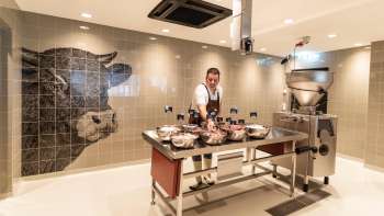 Sausage seminar “Schmid St.Gallen OLMA bratwurst”