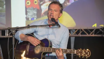 Ueli Schmezer & die CHINDERLAND-Band – Kinderkonzert