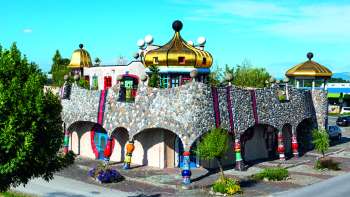 B&B Kugelturm in der Markthalle Altenrhein - Hundertwasser Architektur