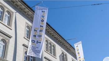 Vernissage: 30 Jahre Tüüfner Poscht - Ein Dorf schreibt Gesc