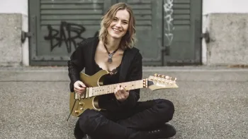 Yasi Hofer Trio