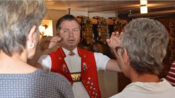 Rugguussele ond Zaure mit Walter Neff