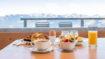 Sonntagsfrühstück auf dem Gipfel