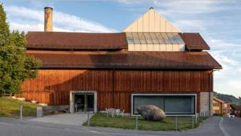 Kunst in Kürze & Saisonales Mittagsmenü - Ca­li­ne Aoun