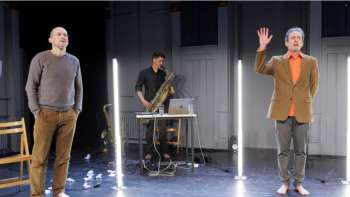 Das Doppel – Eine barfüssige Groteske