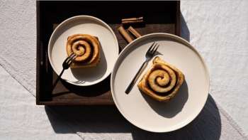 Eröffnungsspecials, Verlosung & Cinnamon Rolls
