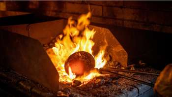 Klangschalen schmieden