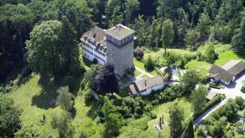 Château de Möttelis et étang