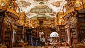 Altstadtführung St.Gallen mit Kathedrale & Stiftsbibliothek Altstadtführung St.Gallen mit Kathedrale & Stiftsbibliothek