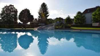 Piscine intérieure et extérieure de Sonnenrain