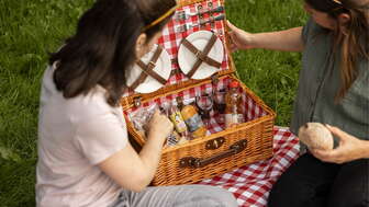 Picnic basket from Kündig Feinkost AG