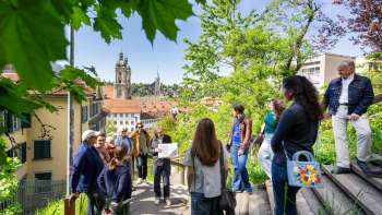 Stufe um Stufe öffnet sich der Blick auf die Stadt