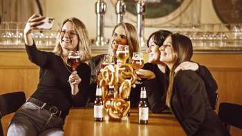 Beer from woman to woman