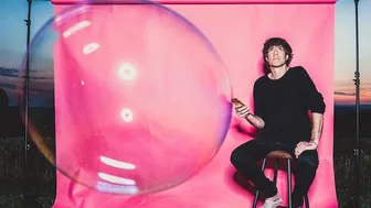 Adrian Stern: „Bubble“