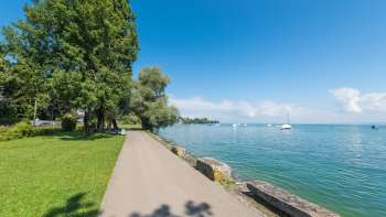Adventure Moped Tour: St. Gallen to Lake Constance with Beachbar Experience