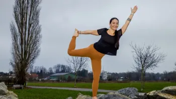 Yoga im Hundertwasserhaus Altenrhein  NIAMASTE