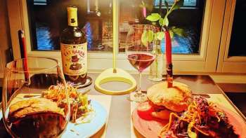 Restaurant and wine bar 1733