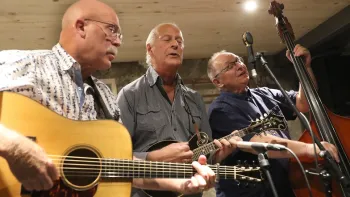 Trio Lowell Coppo Kärner – Bluegrass par excellence